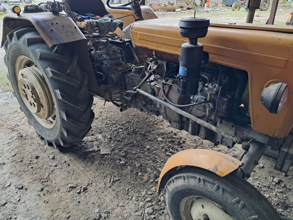 C 330  ursus  85 rok