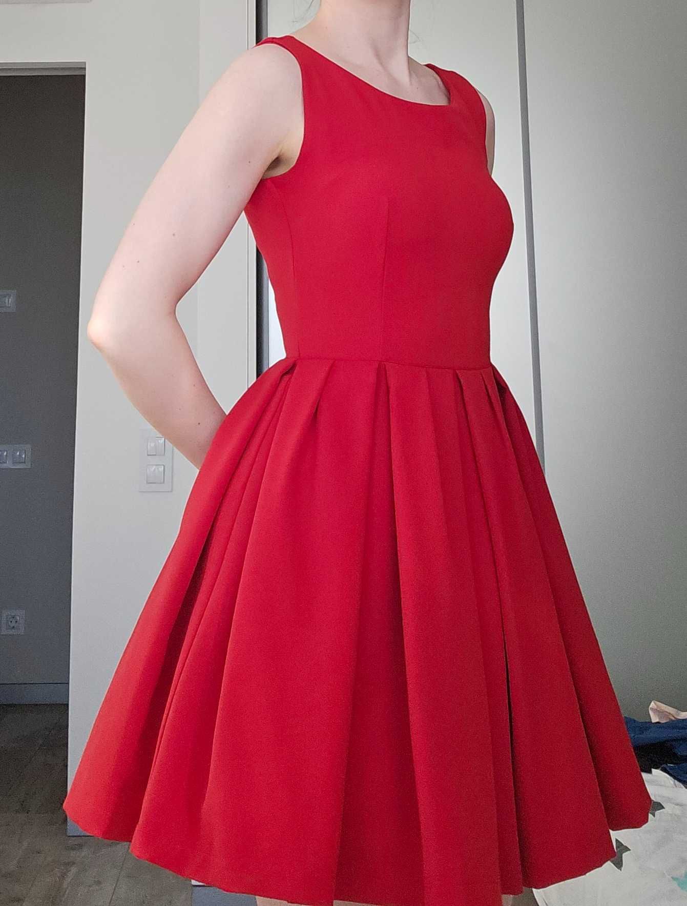 Червона коктейльна сукня