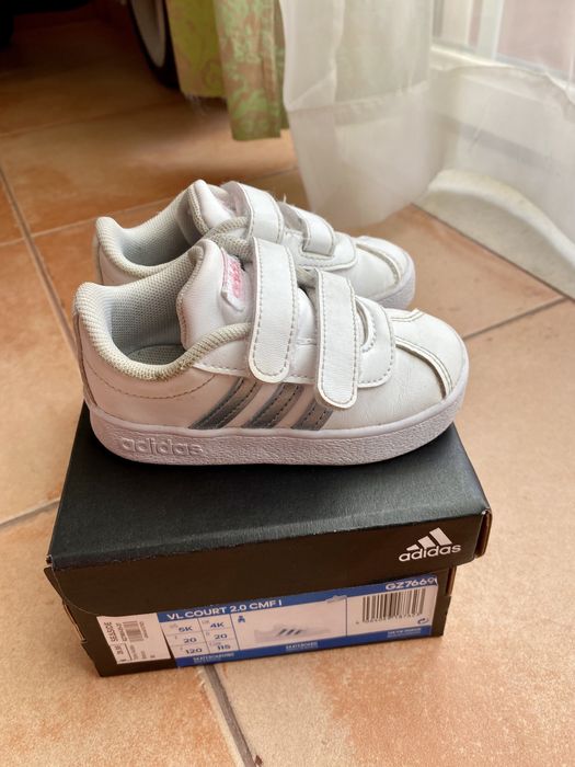 Tenis Adidas tam.20