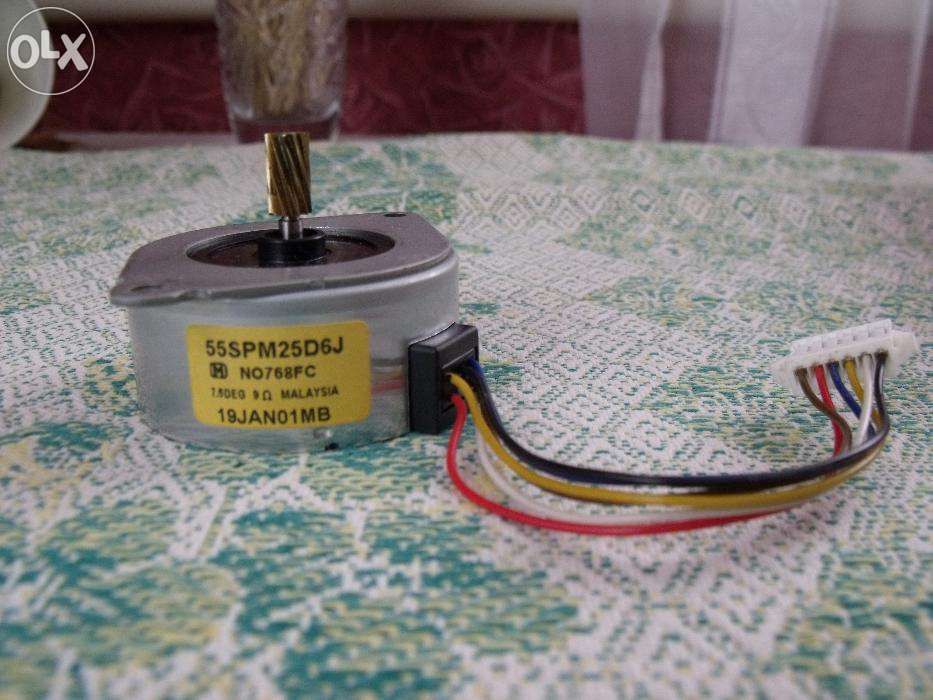 Кроковий двигун з оргтехніки