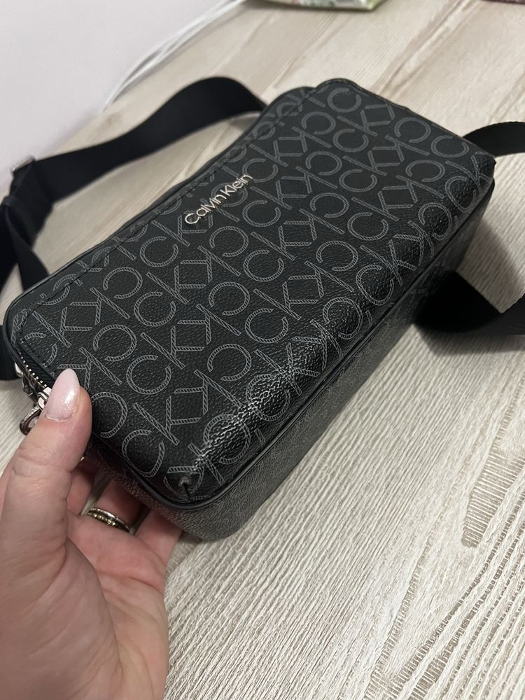 CK Oryginalna Calvin Klein  listonoszka Camera Bag stan idealny