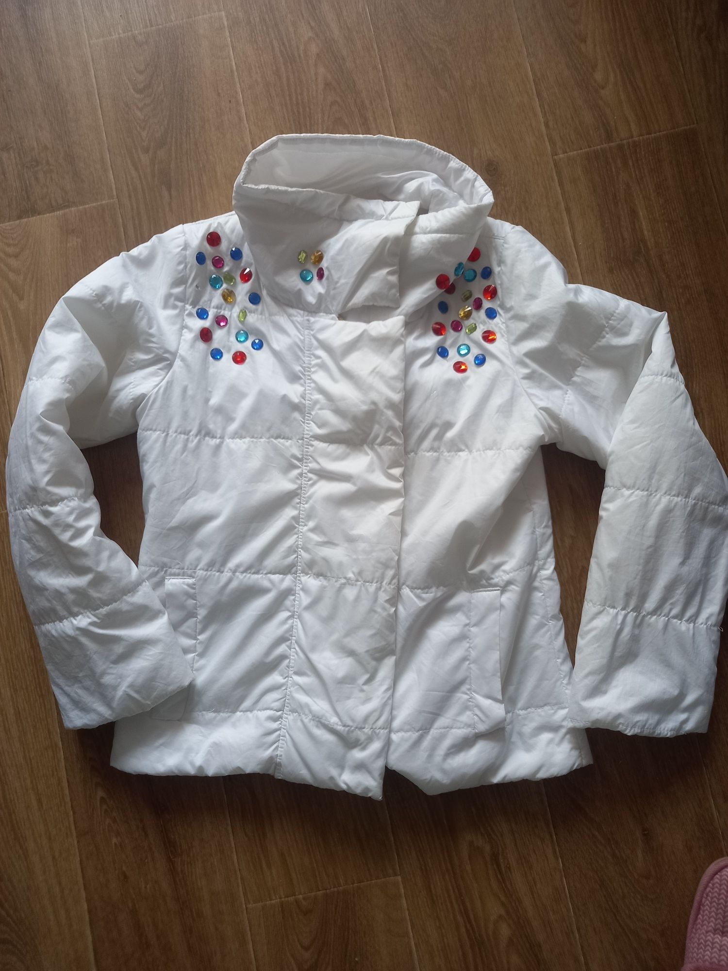 Куртка курточка ветровка белая весна деми