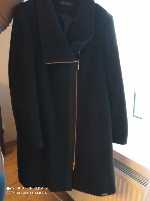 Płaszcz czarny na suwak