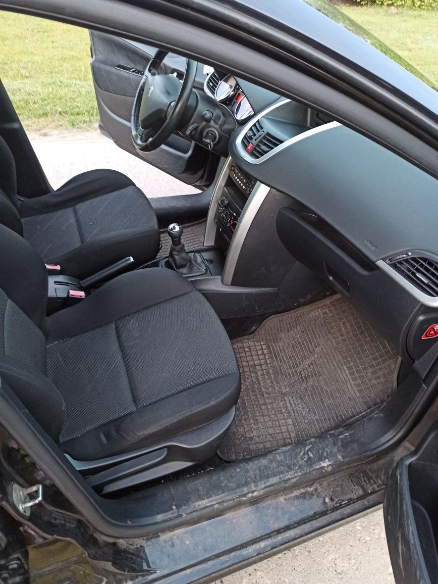 Peugeot 207 1.6  * Klimatyzacja * Dach Panoramiczny *