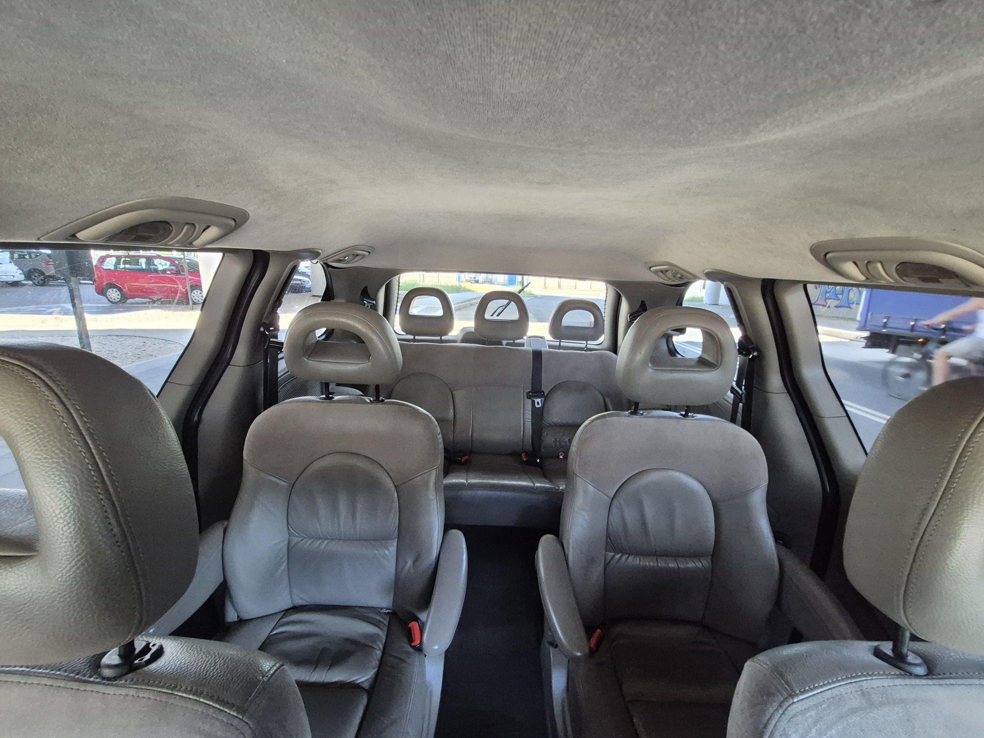 Chrysler Voyager 3.3 benzyna+LPG, 2002 r. 7 osobowy, klima, skóry