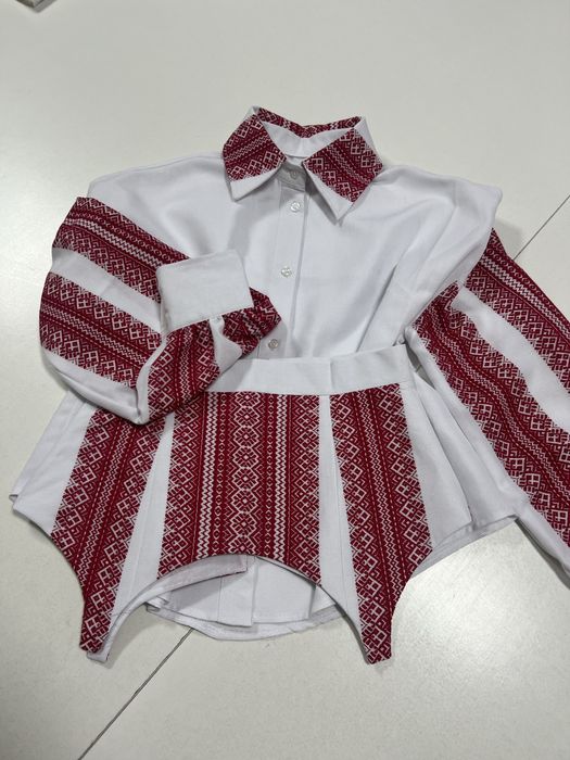 Вишиванка з баскою