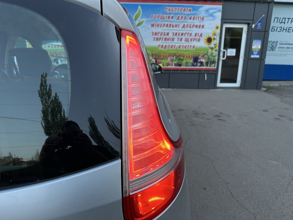 renault grand scenic 7 мест
