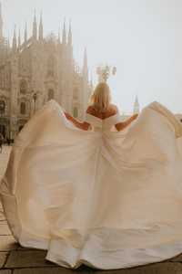 Suknia ślubna z odpinanym trenem  - Jess Eva Lendel - Avenue 22
