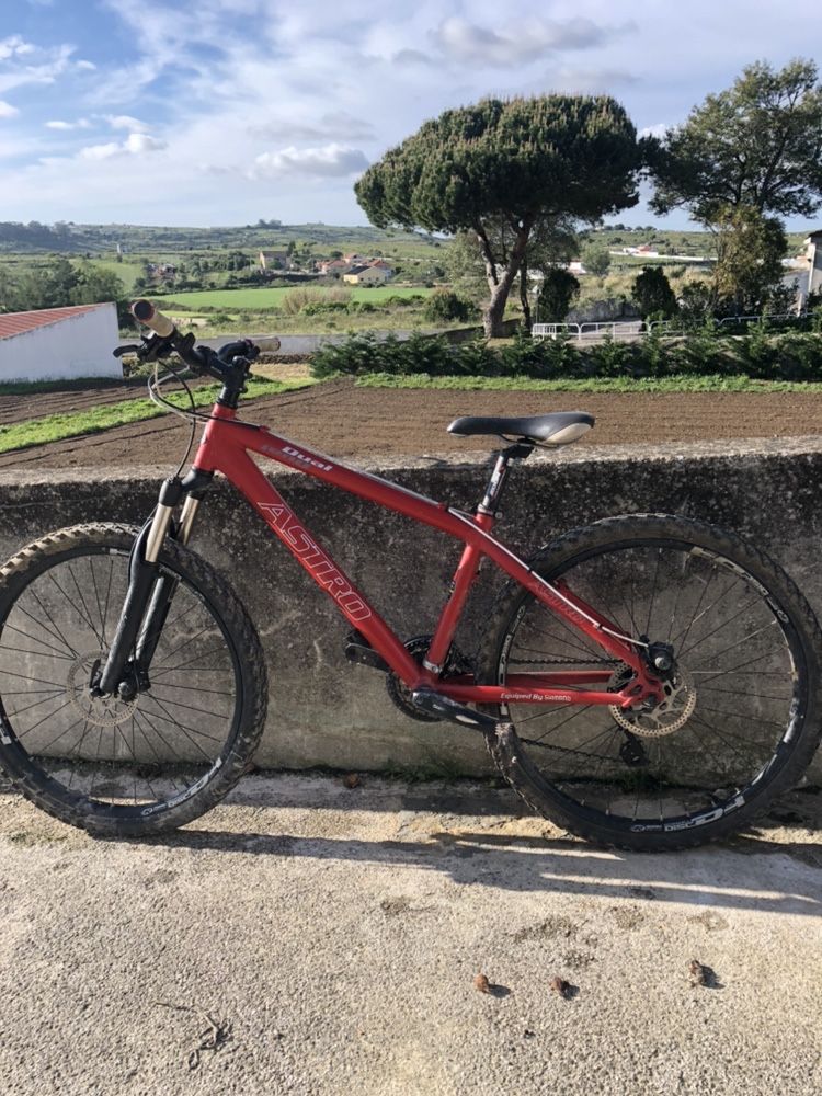 Vendo bicicleta Astro , aceito trocas