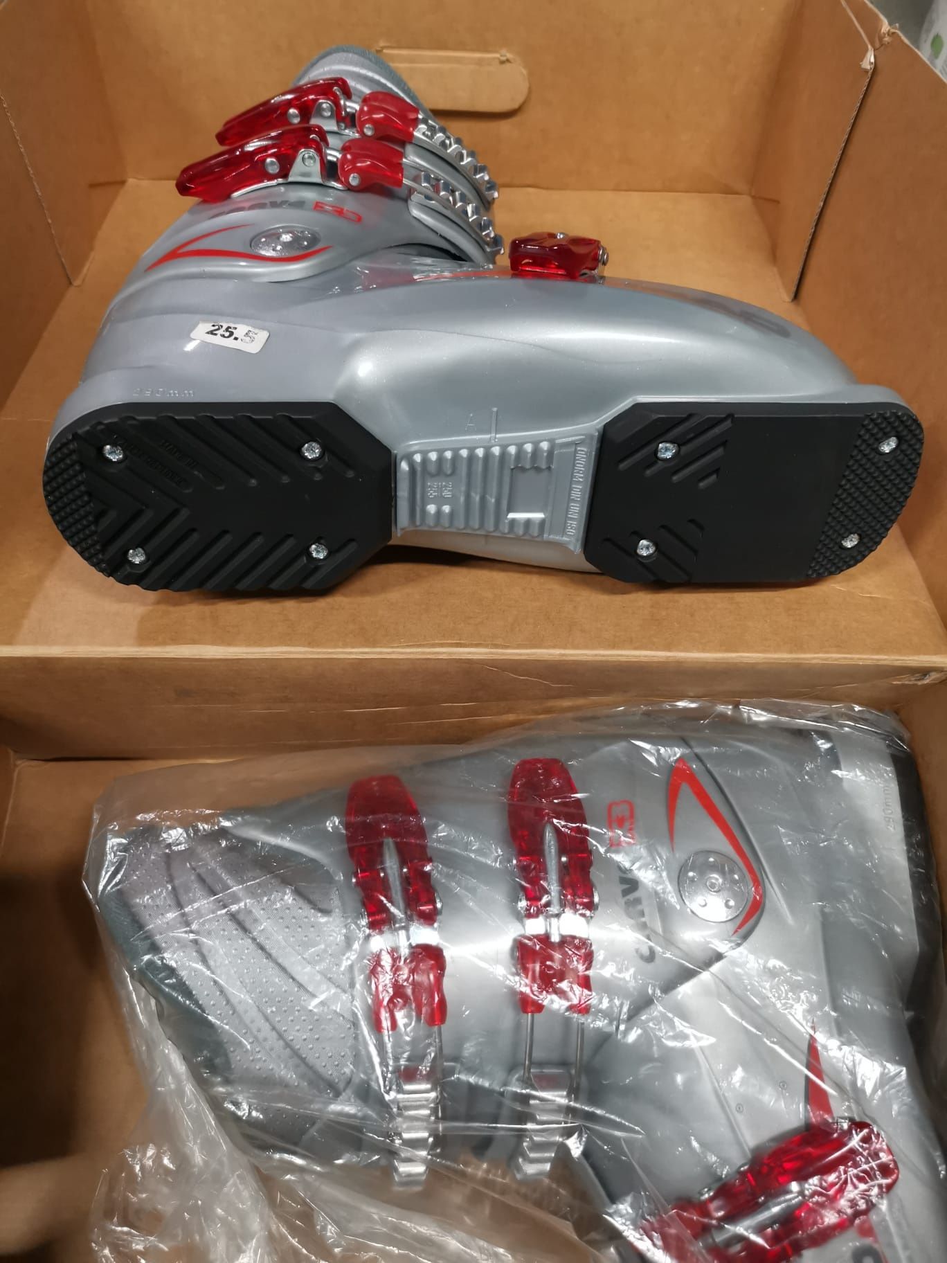 Nowe buty narciarskie Head Carve X3 25.5