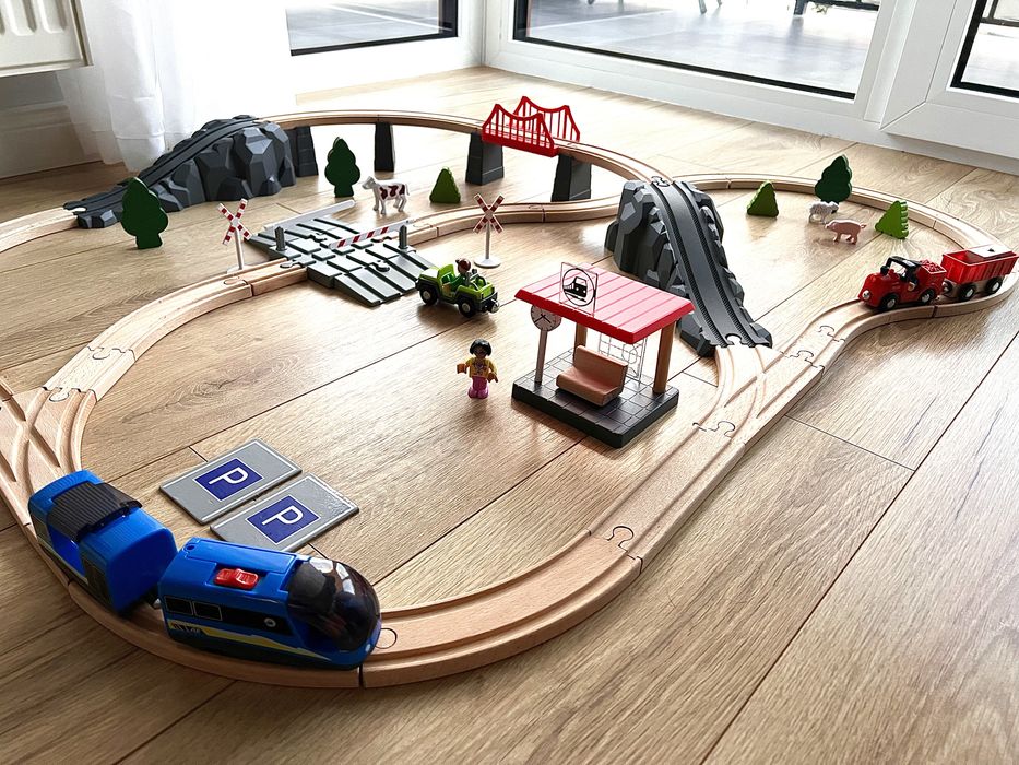 Tory, kolejka drewniana playtive, ikea lillabo,lokomotywa