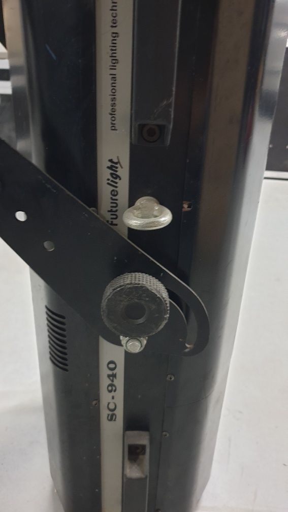 Skaner 1200W HMI. Prawdziwa armata do świecenia np na fasady budynków.