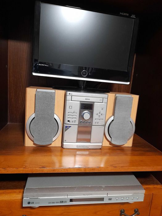 Vendo televisão rádio dvd