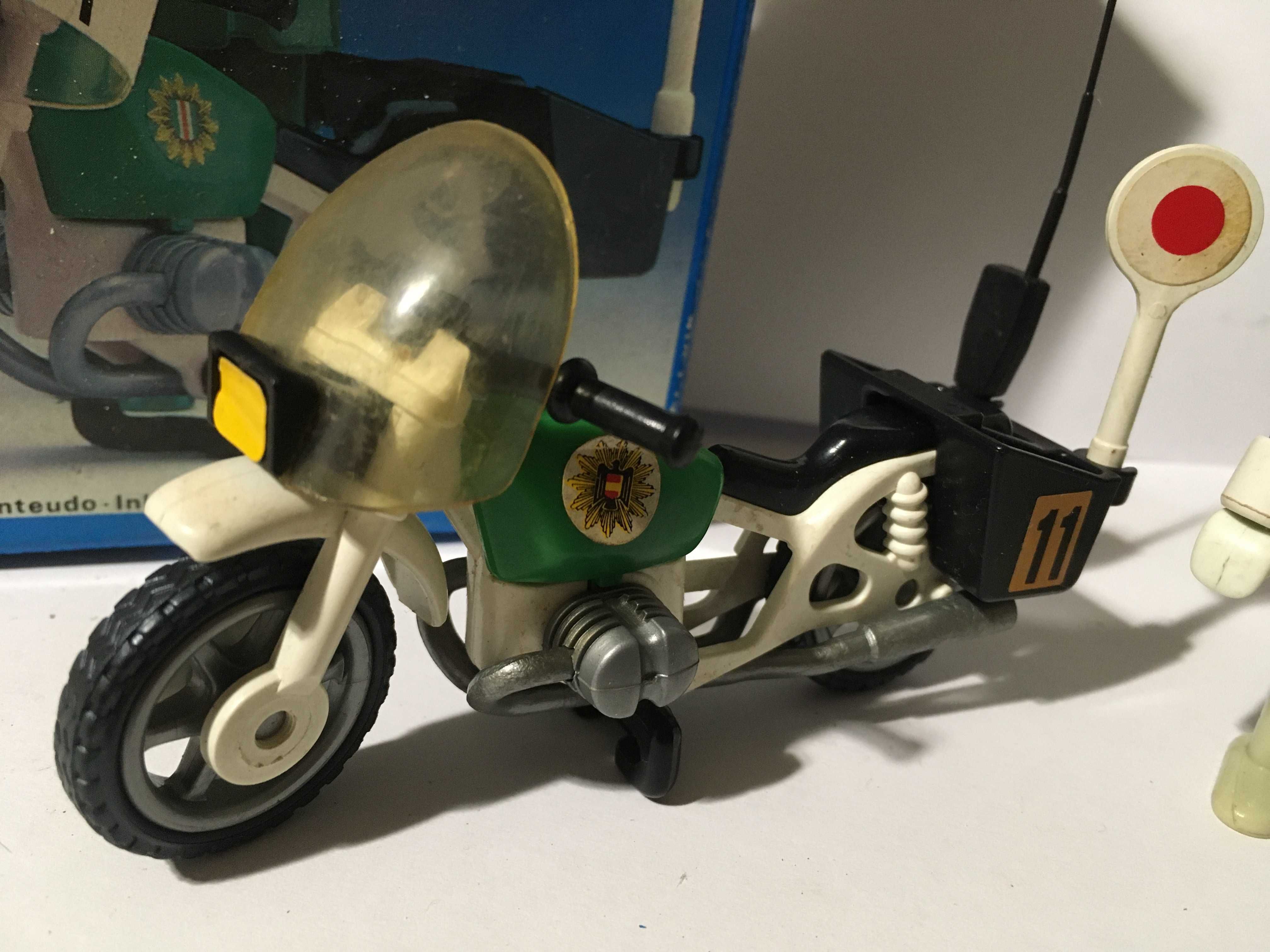 Playmobil 3564 1 Vintage -  Ano 1988

Moto Polícia