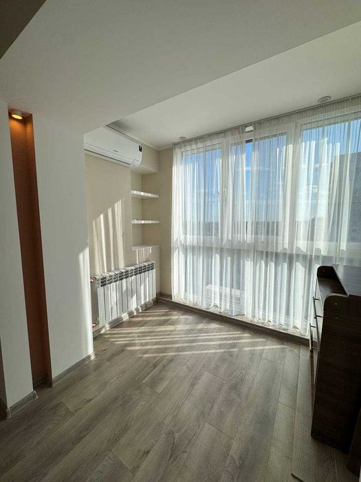 Продам 3к квартиру с ремонтом и мебелью/Титова /Чечеловский