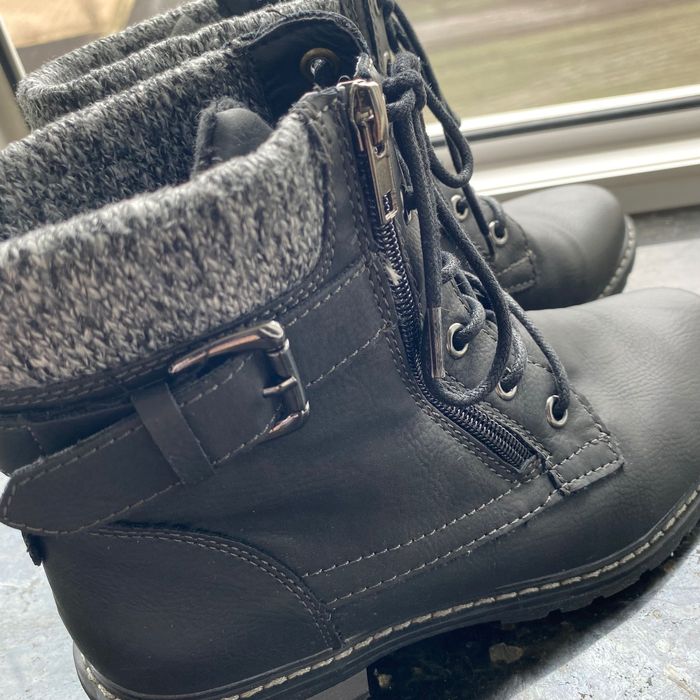 Класні жіночі демісесонні черевики, 38 розмір