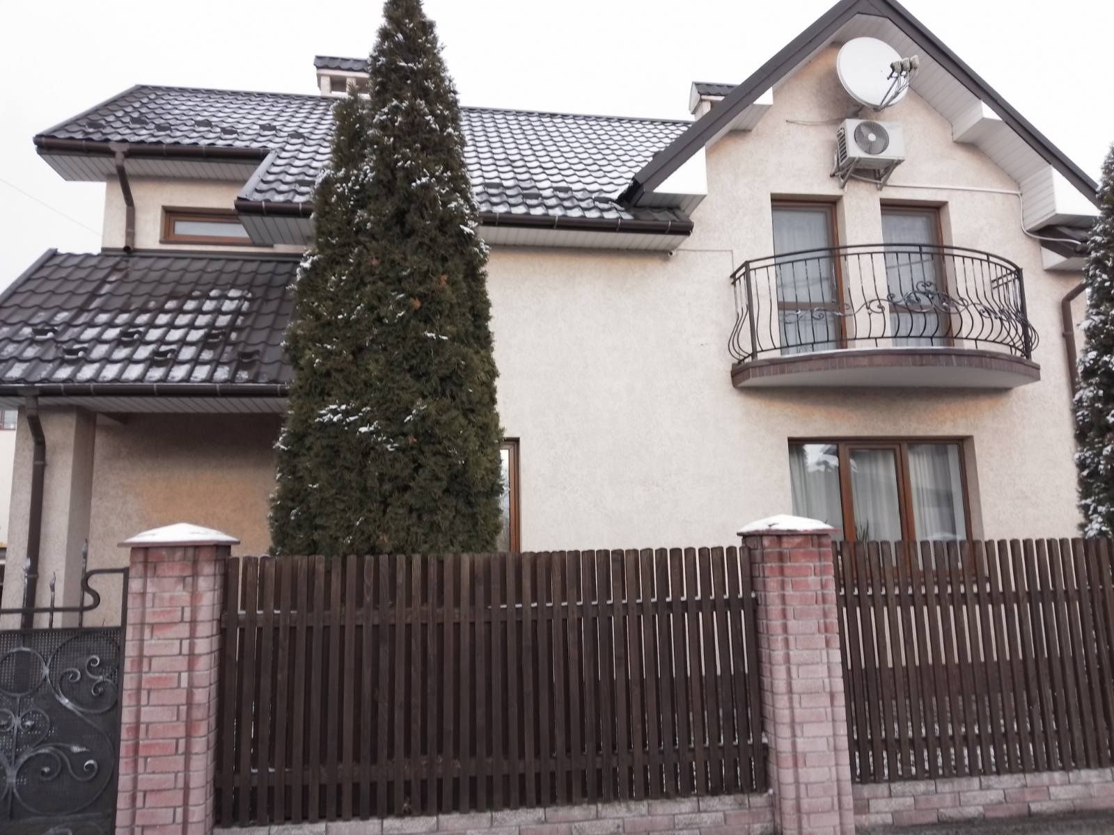 3к особняк під містом, Микитинці