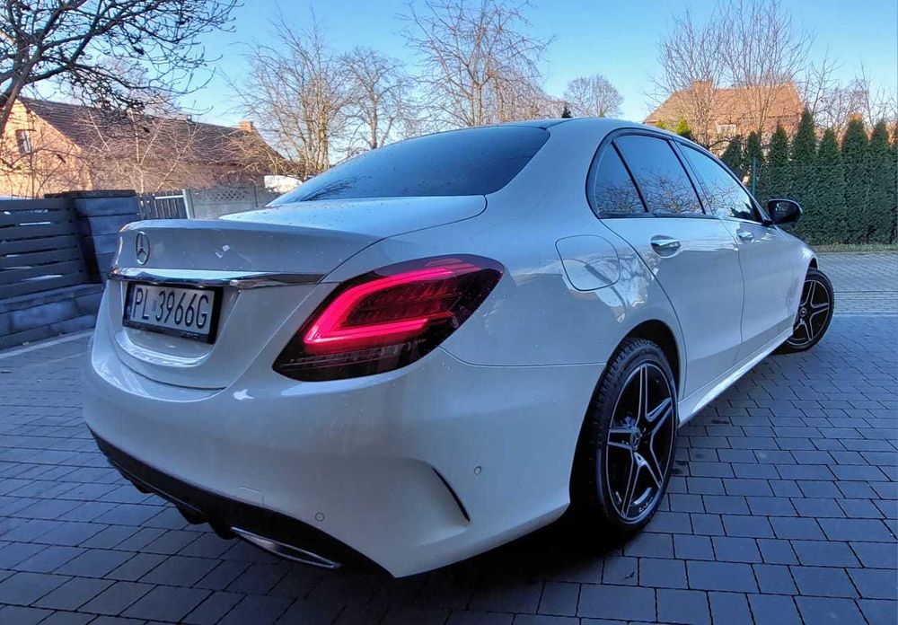 CESJA MERCEDES Klasa C 220 d 4MATIC 9G-TRONIC AMG CarPlay Panoramama