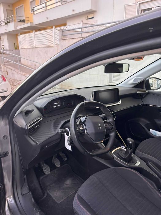 Peugeot 208 gasolina