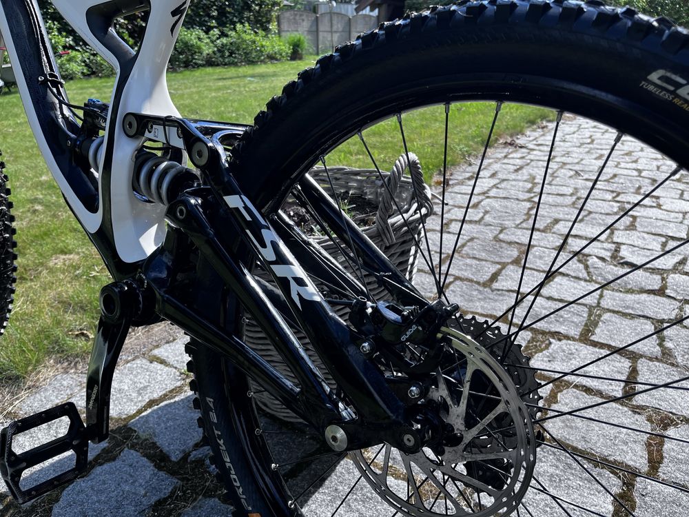 Specialized Demo 8