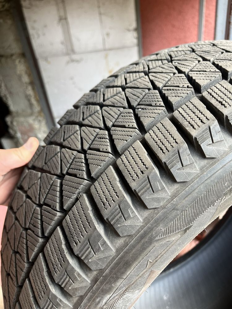 bridgestone blizzak 225 55r17