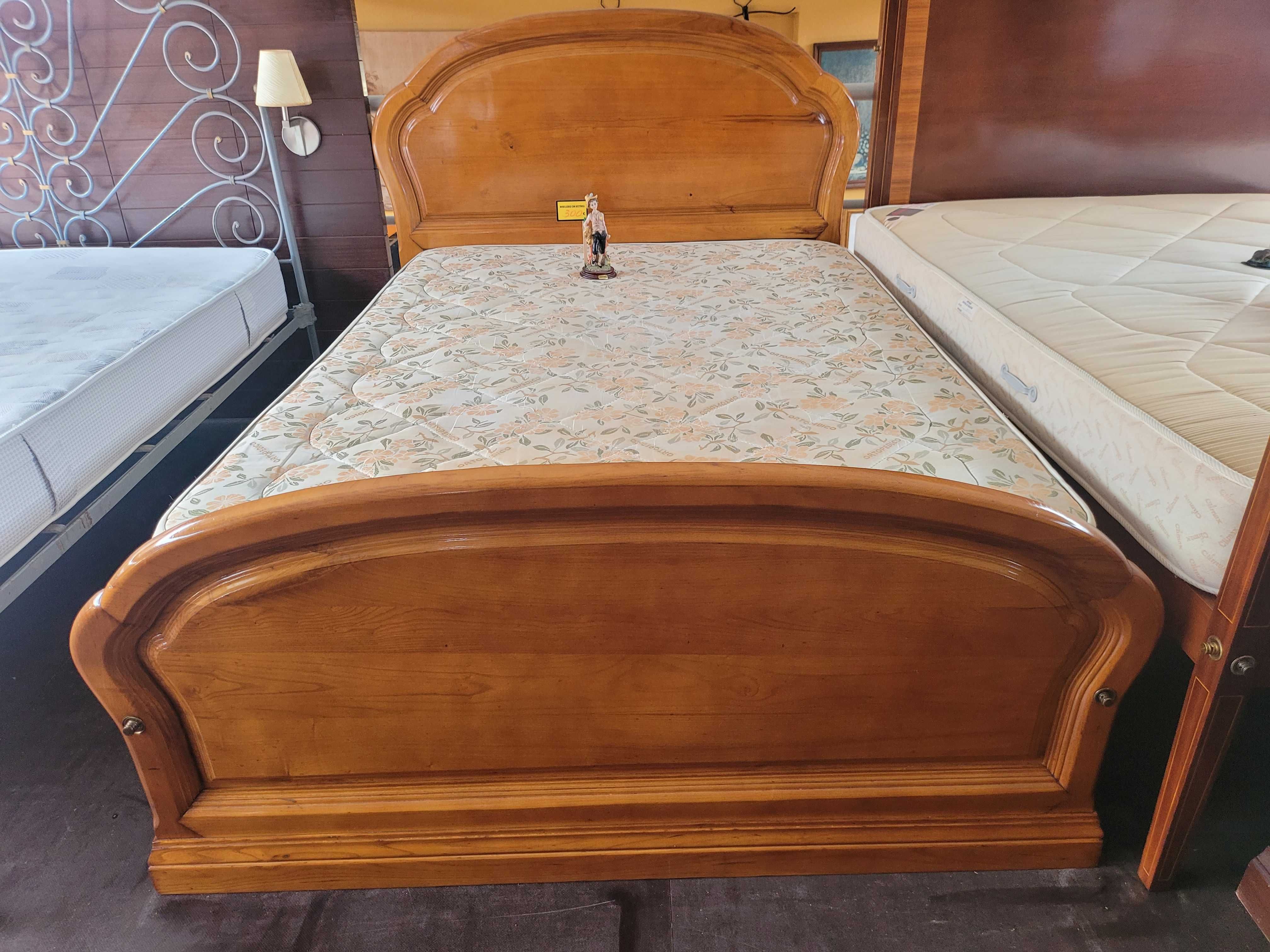 Cama em madeira maciça com estrado e colchão - Mu