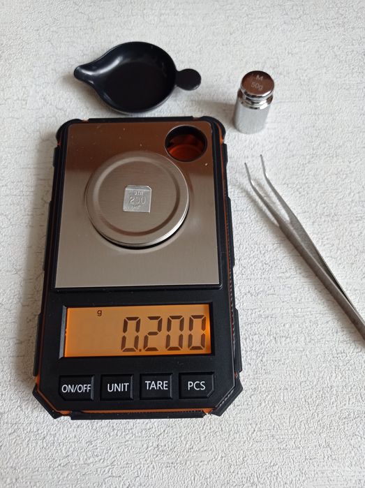 Весы ювелирные точность 0.001 до 50 грамм