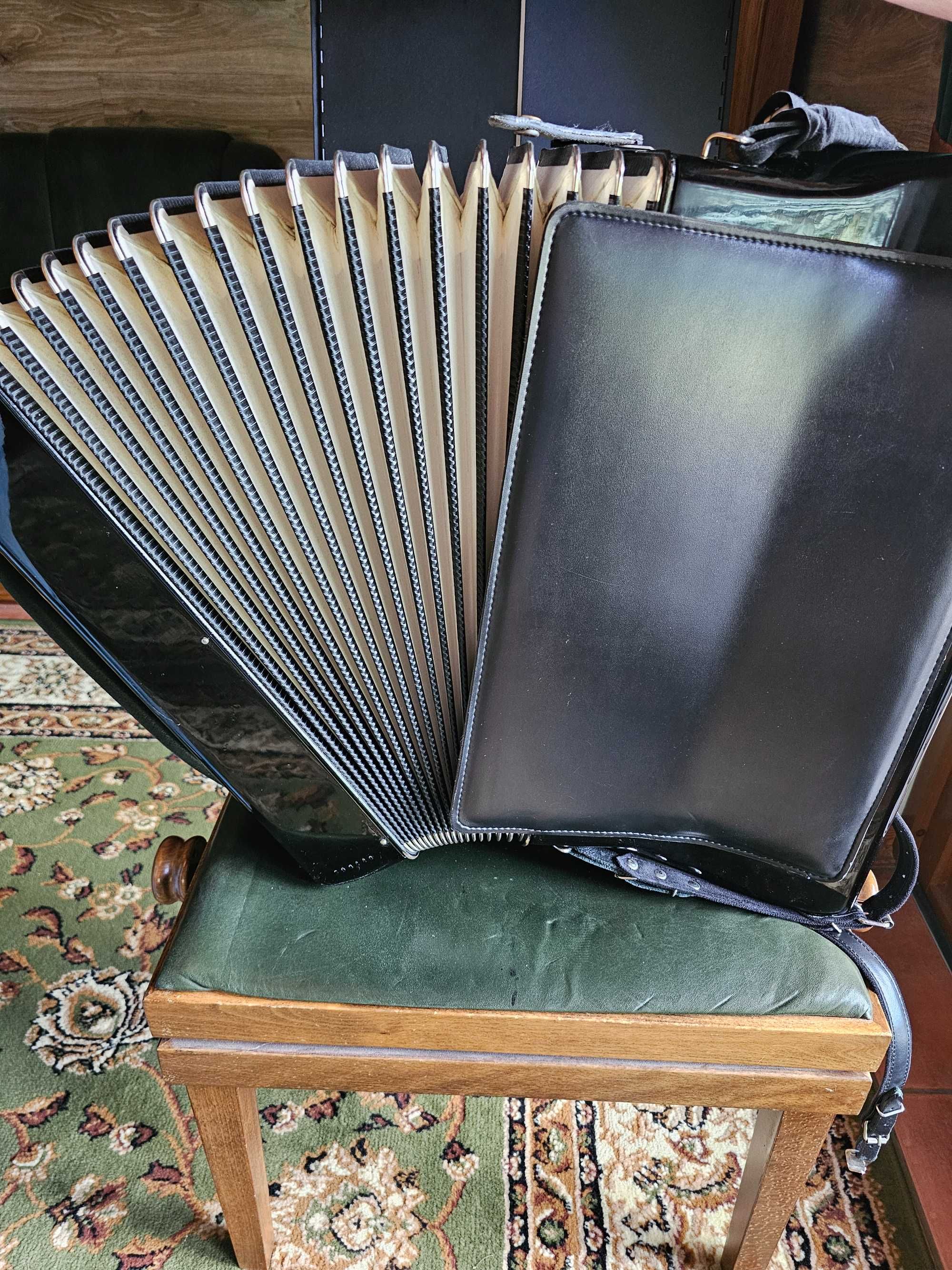 Akordeon Hohner Cassotto II 120 bas
