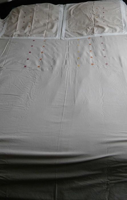 Colcha - Capa edredão 240x240cm + 2 capas almofada 65x65cm