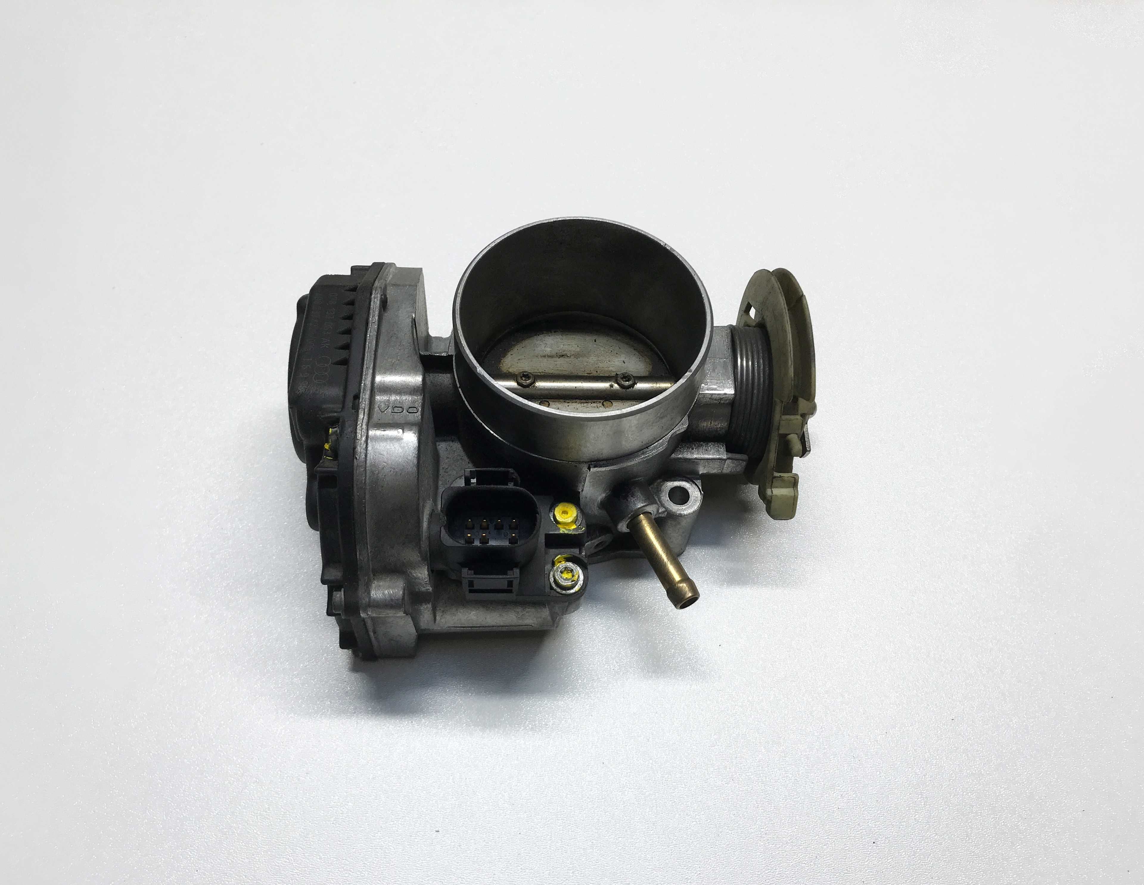 Дросельна заслонка Audi A4 B5 / Audi A6 C5 / Audi A8 - 2.4-2.8