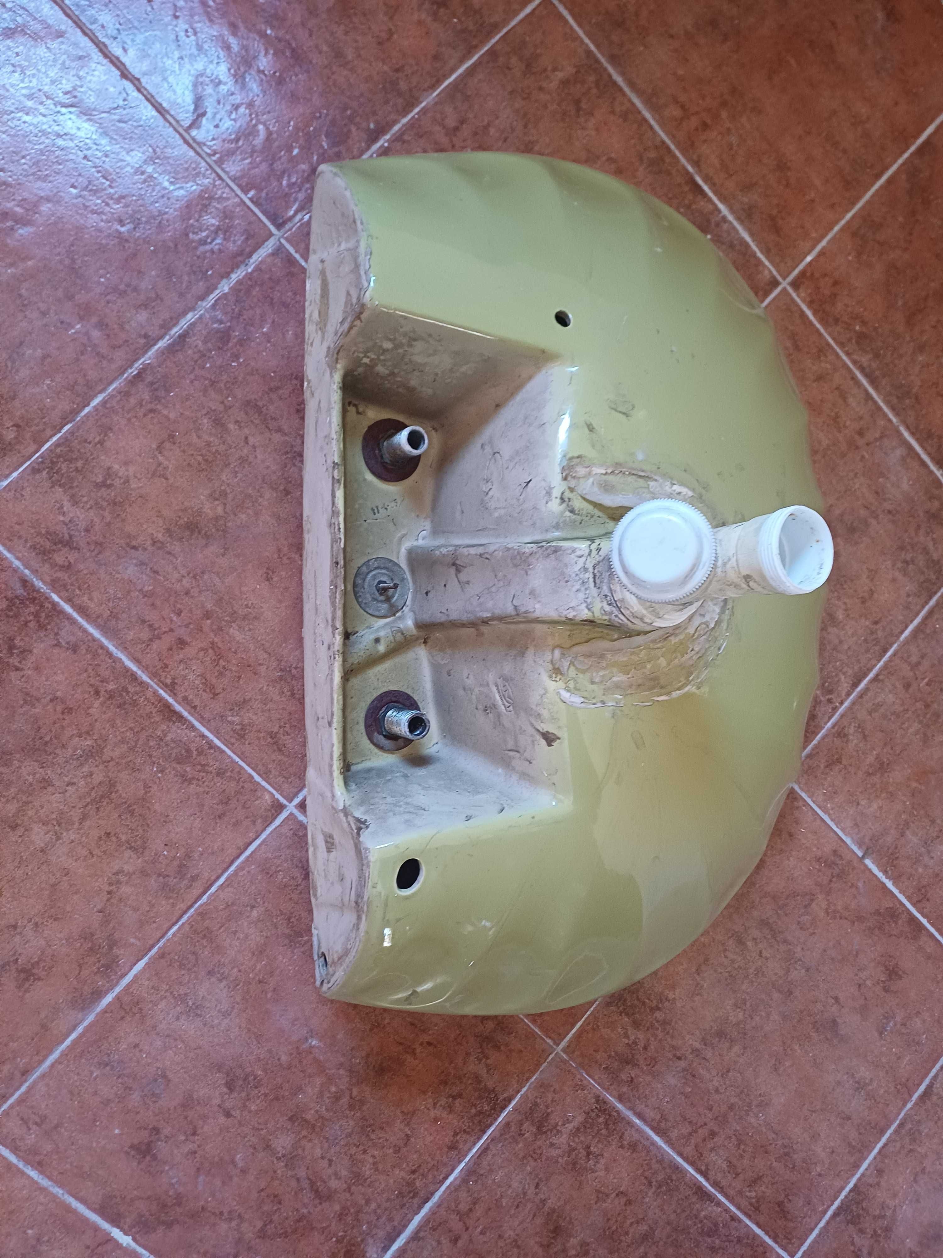Lavatório com coluna wc