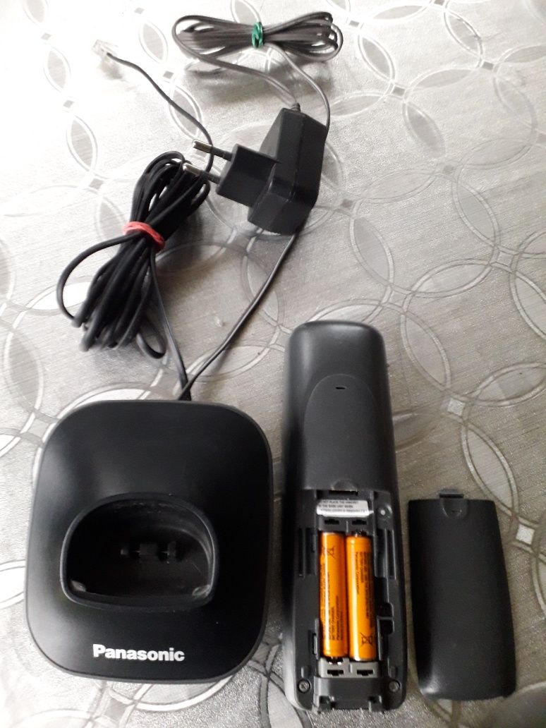 Sprzedam przenośny, bezprzewodowy telefon stacjonarny  m-ki Panasonic