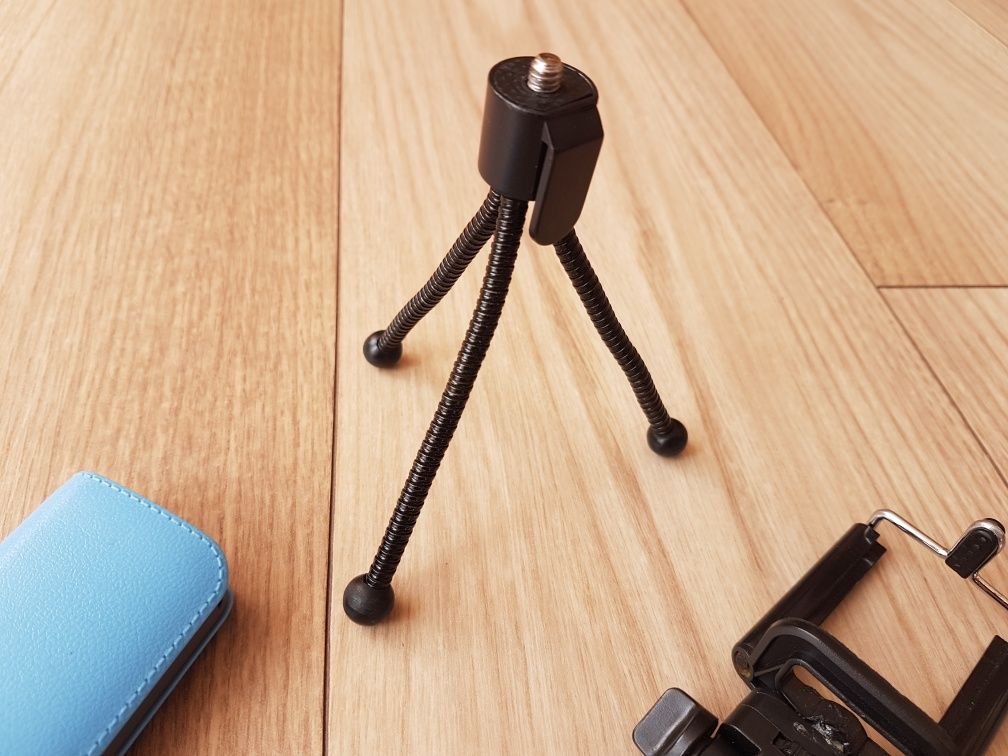 Zestaw: powerbank, selfie stick, tripod