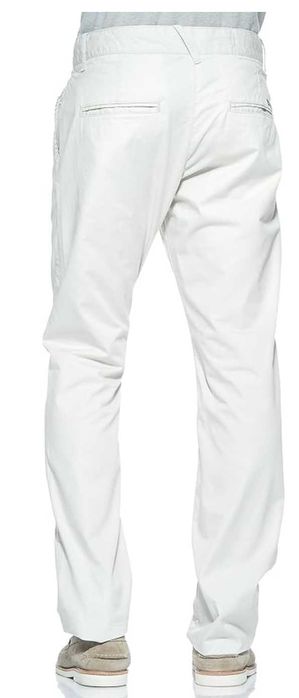 Spodnie chinos Peak Performance 31 / 32 białe nowe