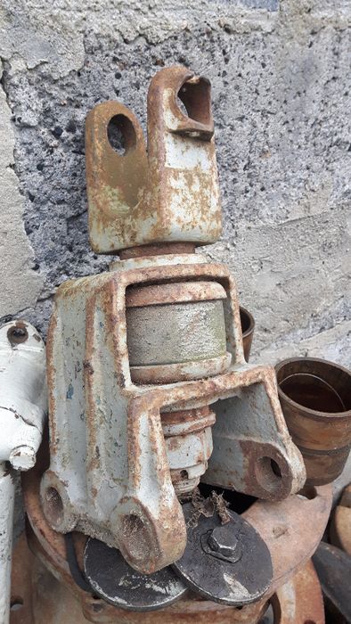 Ursus,360,328,330,325,385,MF255,zaczep,maska,pochwa,oś,most,zwolnica