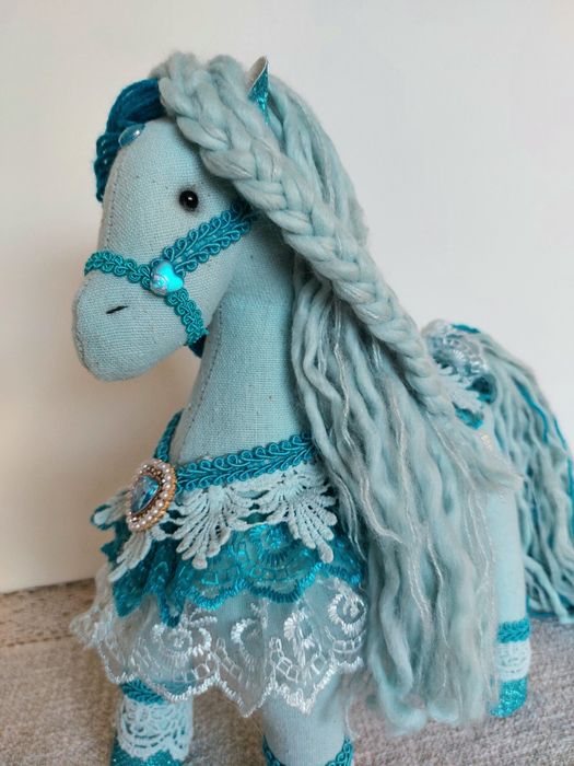 Коник ручної роботи