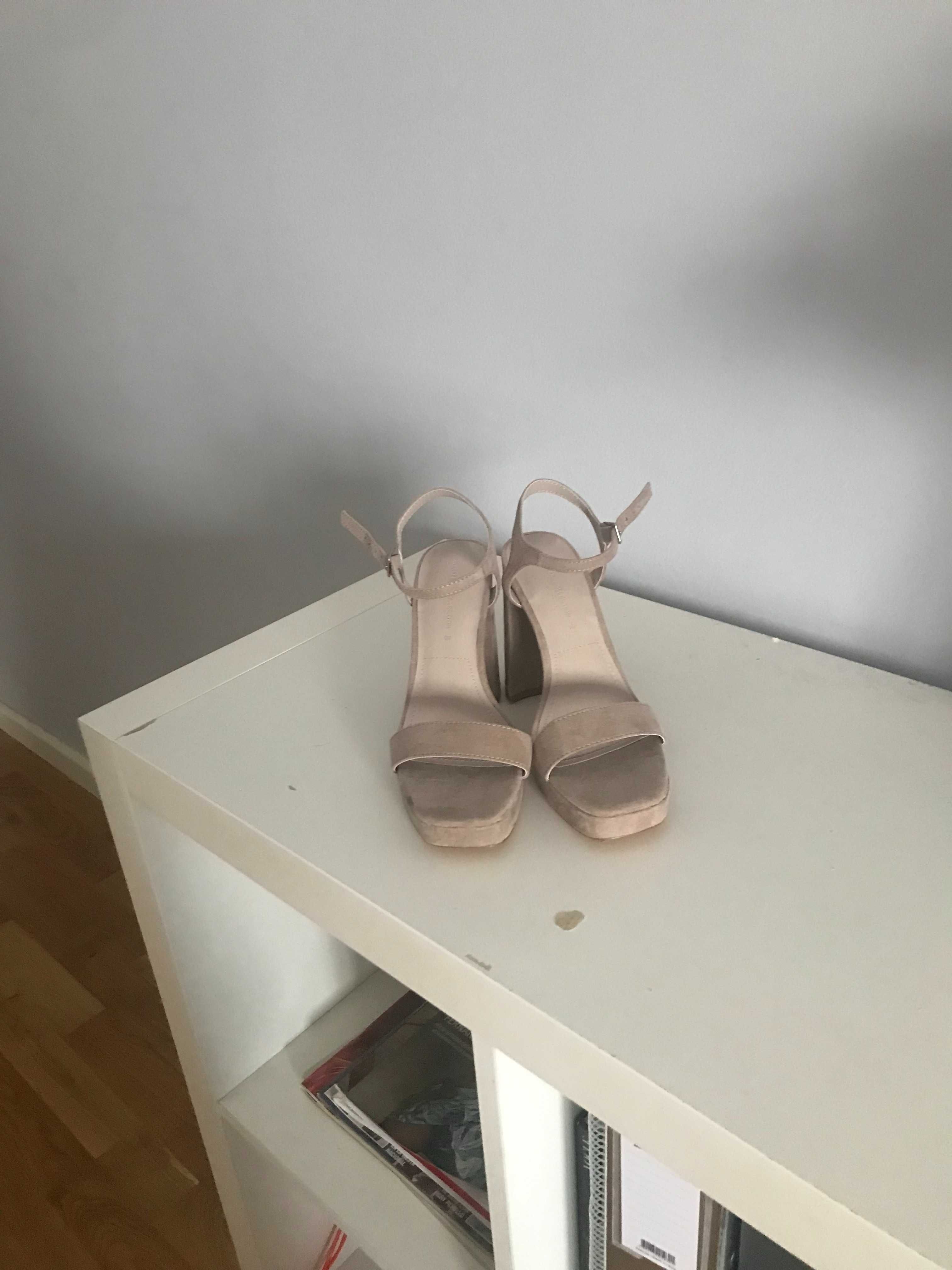 Conjunto de 3 sapatos de senhora