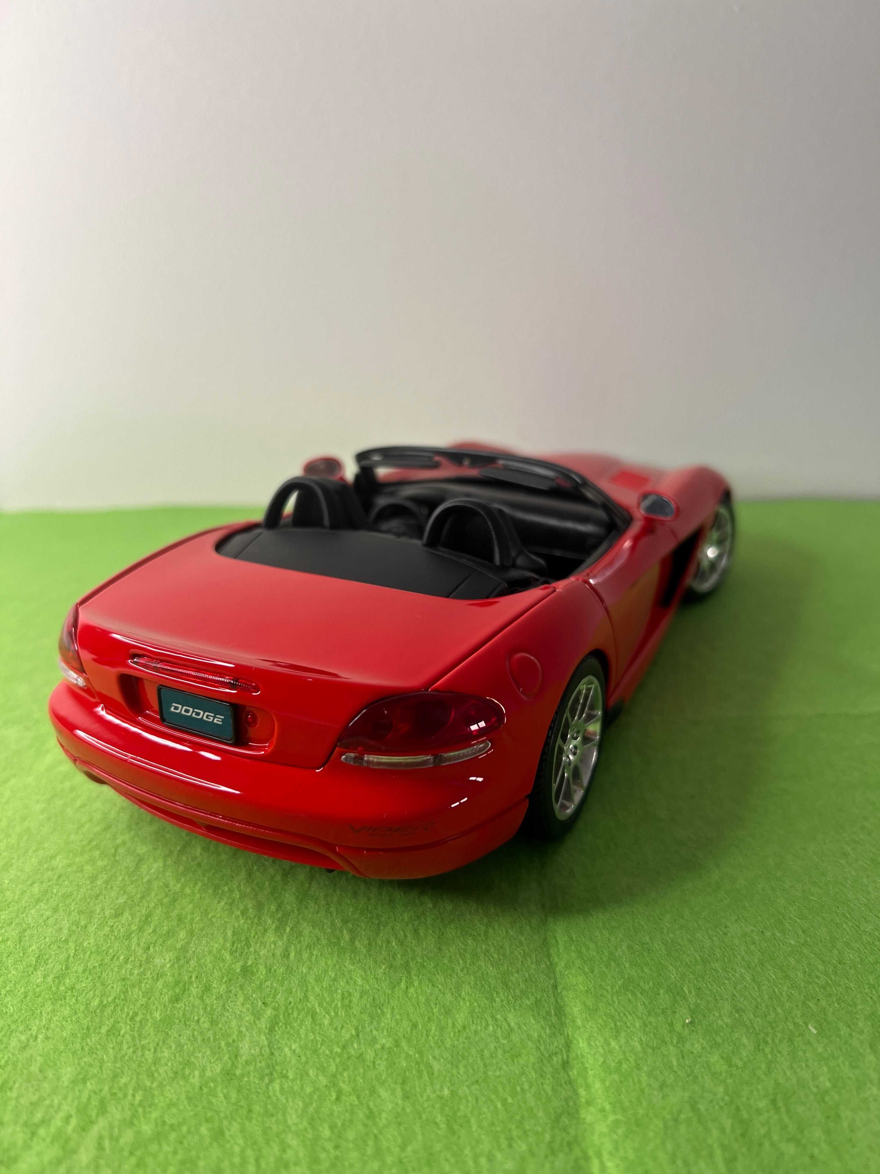 Dodge Viper SRT-10 Maisto 1:18 Vermelho – Muscle Car Icónico