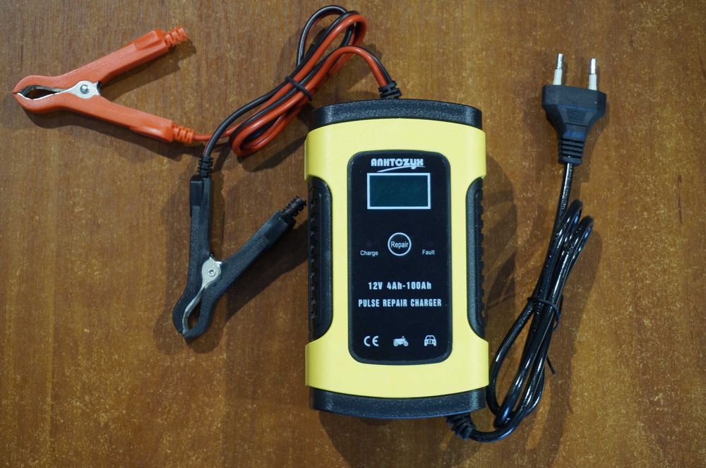 Розумний зарядний пристрій 12V 6A для акумулятора автомобіля