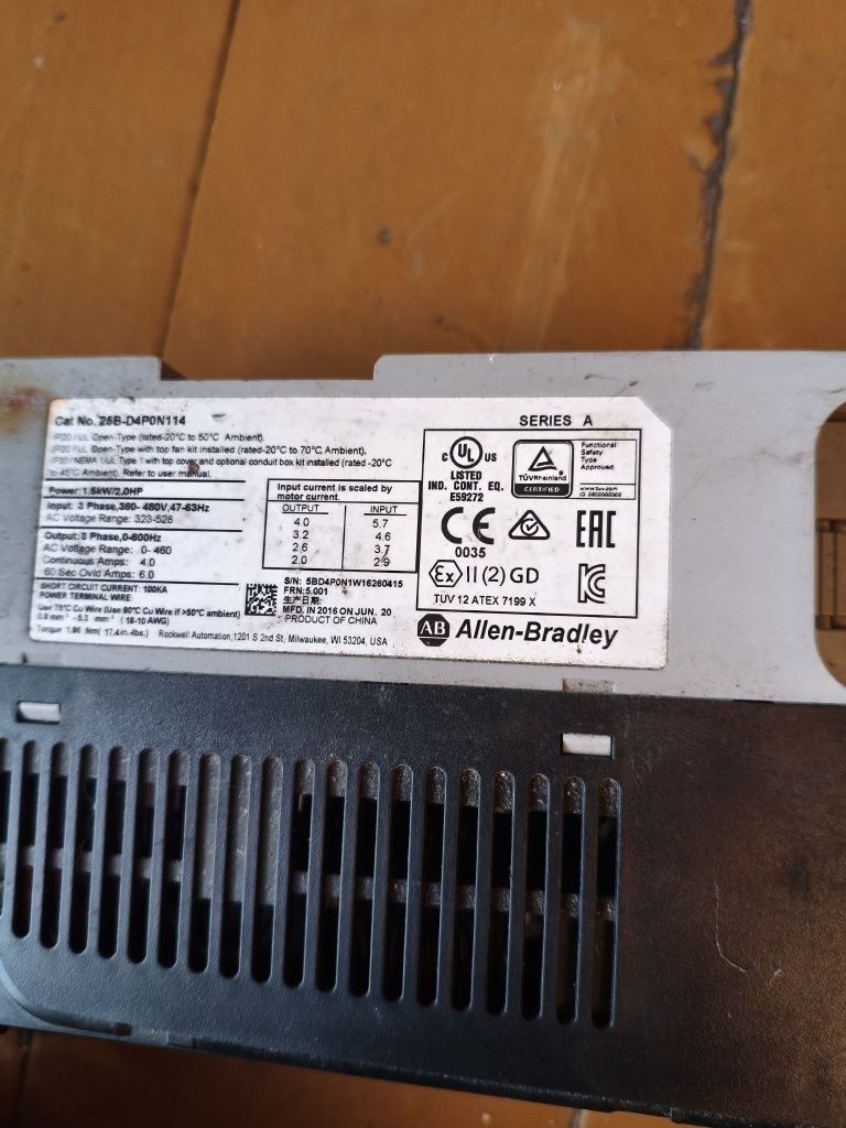 Falownik Allen Bradley uszkodzony