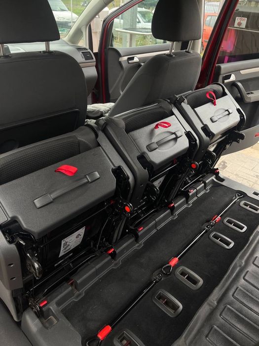 Фольцваген тоуран 1.9,не фарбований