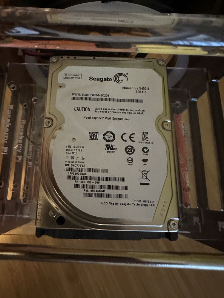 Wieża RPi 3 z dyskiem twardym