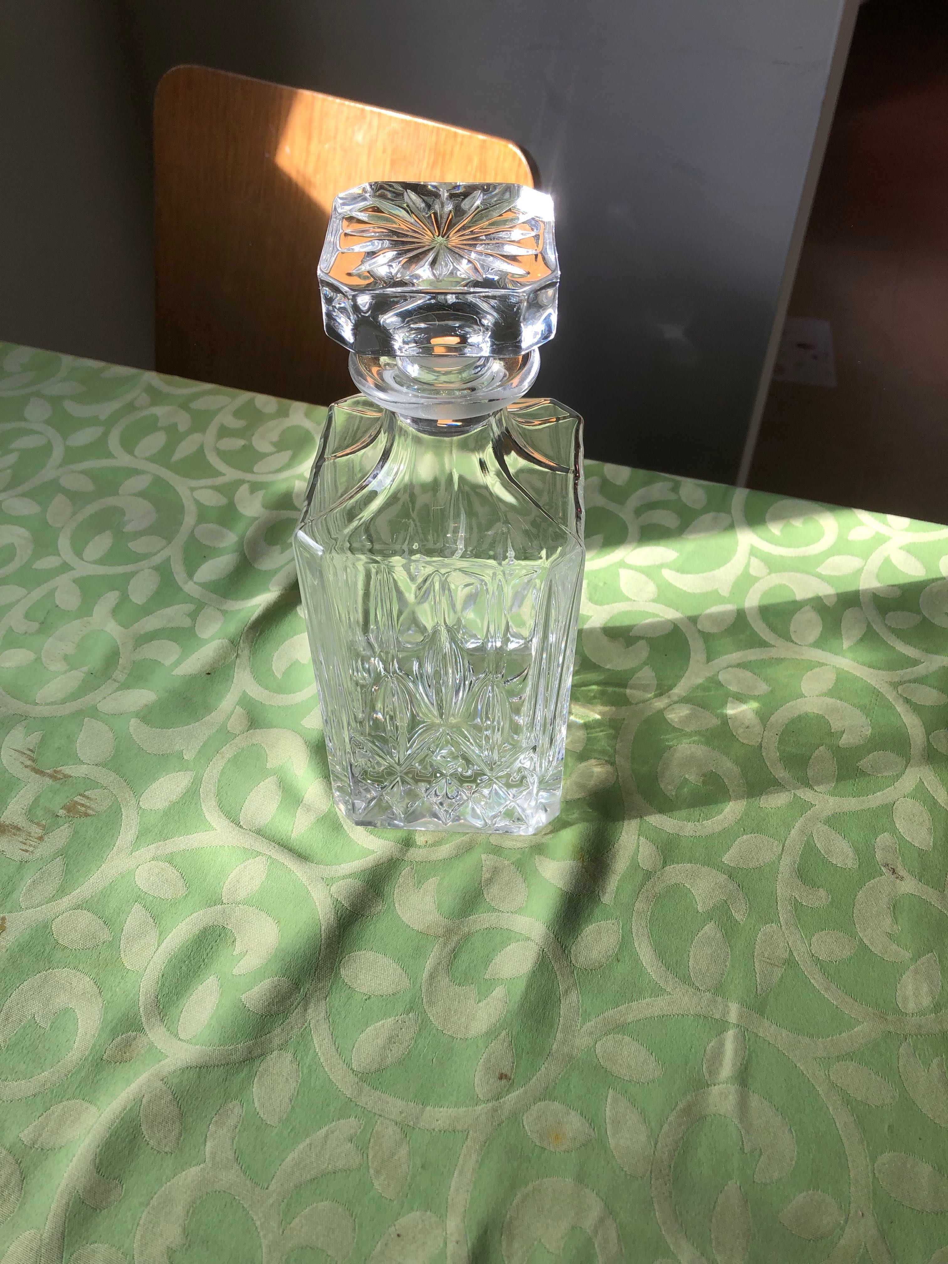 Garrafa de whiskey em cristal