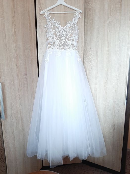 Suknia ślubna lit. A biała