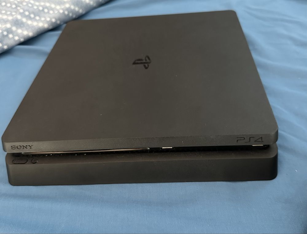 Vendo PlayStation 4 (Caixa Original) + 2 Comandos