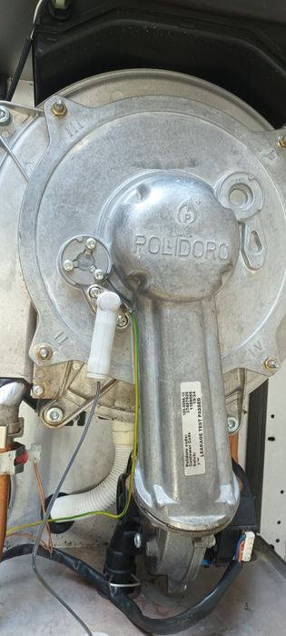 Piec gazowy kondensacyjny Ferroli Bluehalix Prima 24 C dwufunkcyjny
