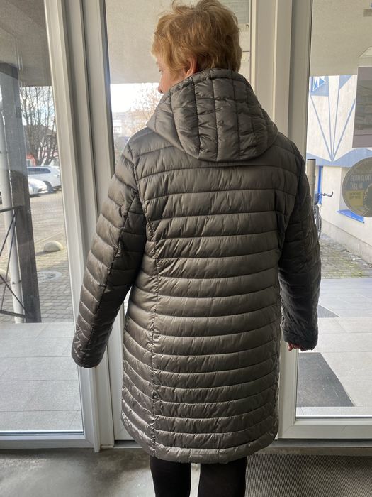 Куртка жіноча подовжена