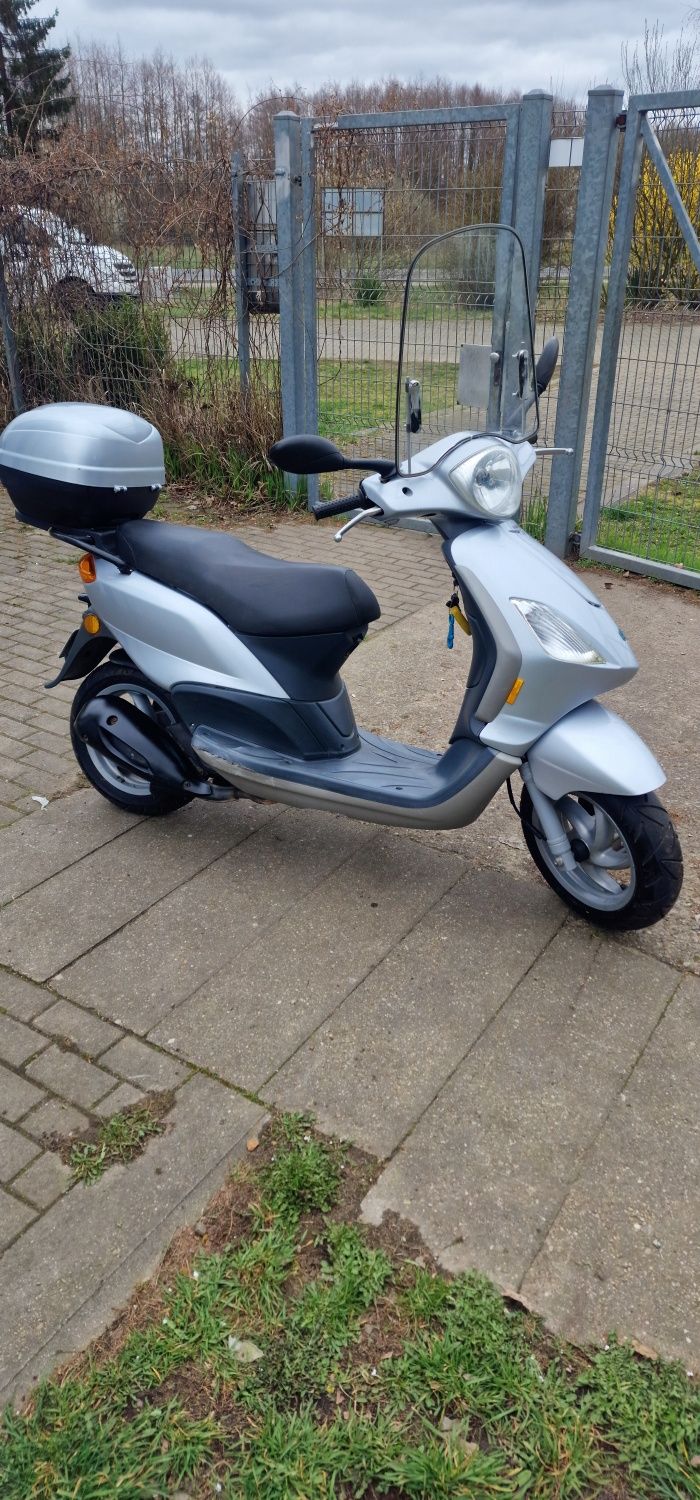 Sprzedam skuter Piaggio 125 fly vespa