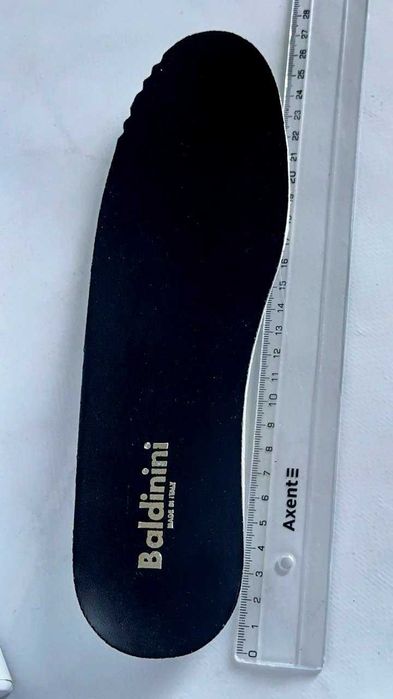 Абсолютно нові жіночі кросівки BALDININI 39 розміру.
