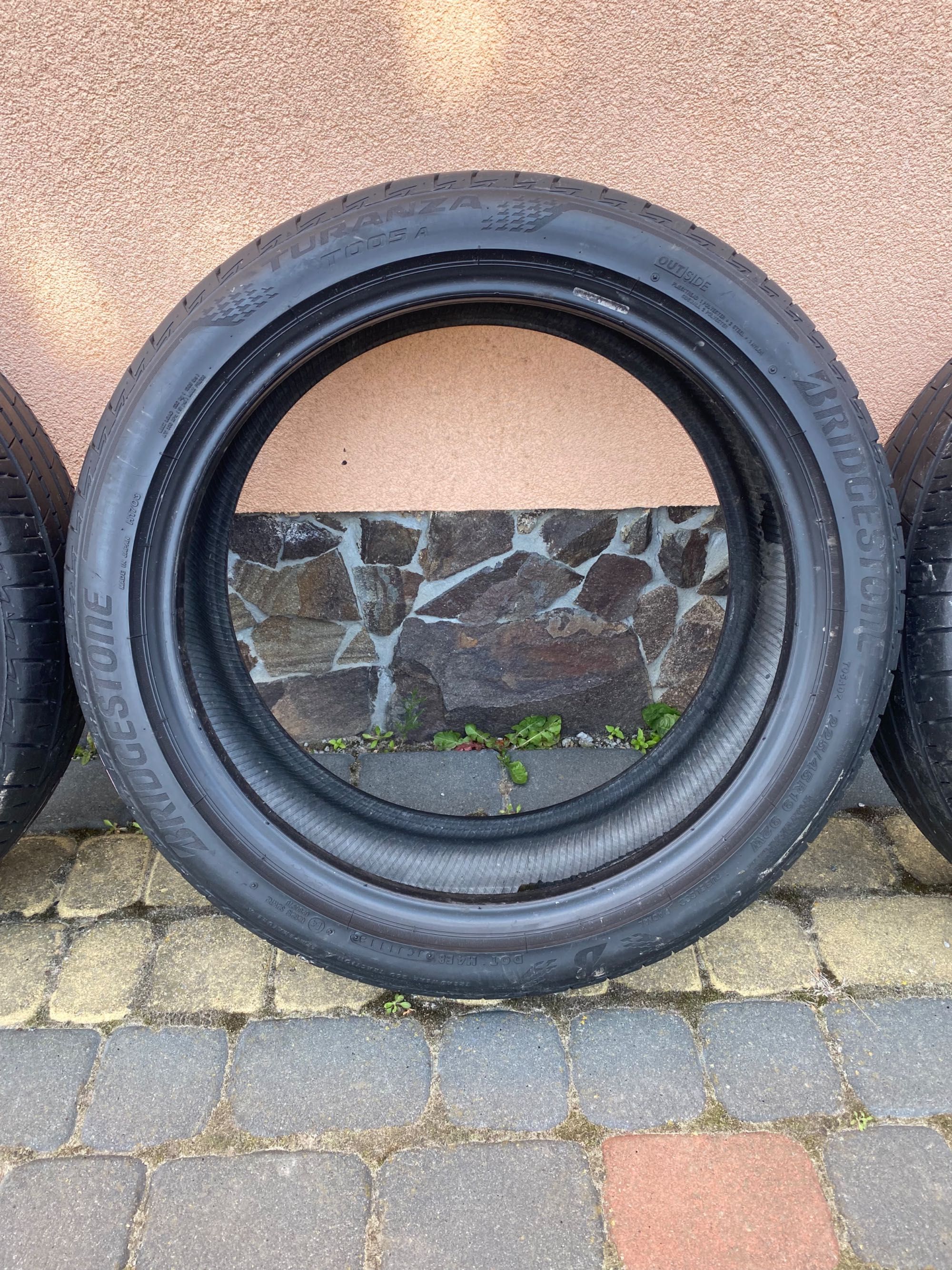 Шини на авто, резина, скати 225/45R19 Відмінний стан